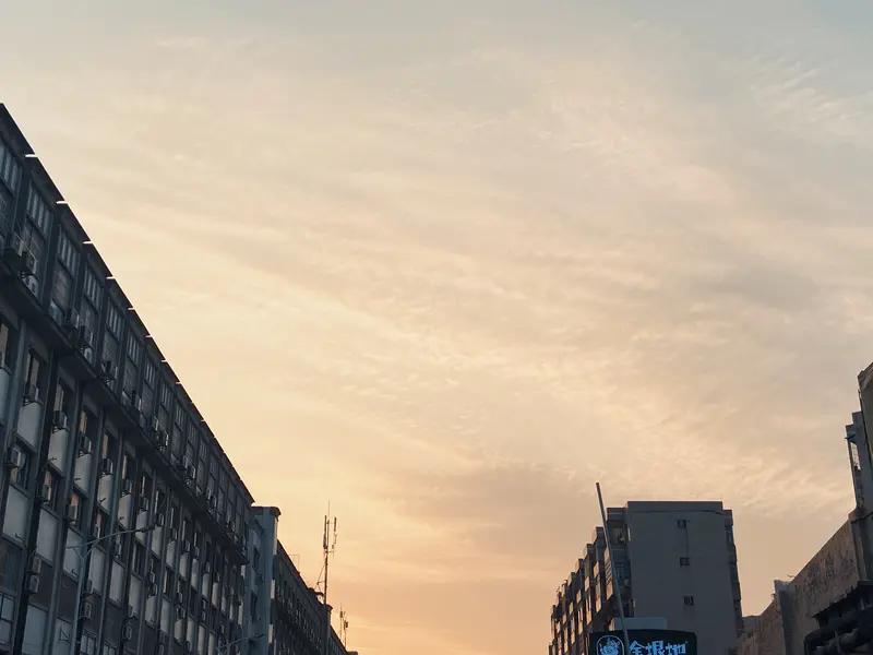 想通过现象找本质原因，得有打破砂锅问到底的劲儿。就拿手机越来越卡这事来说，表面看