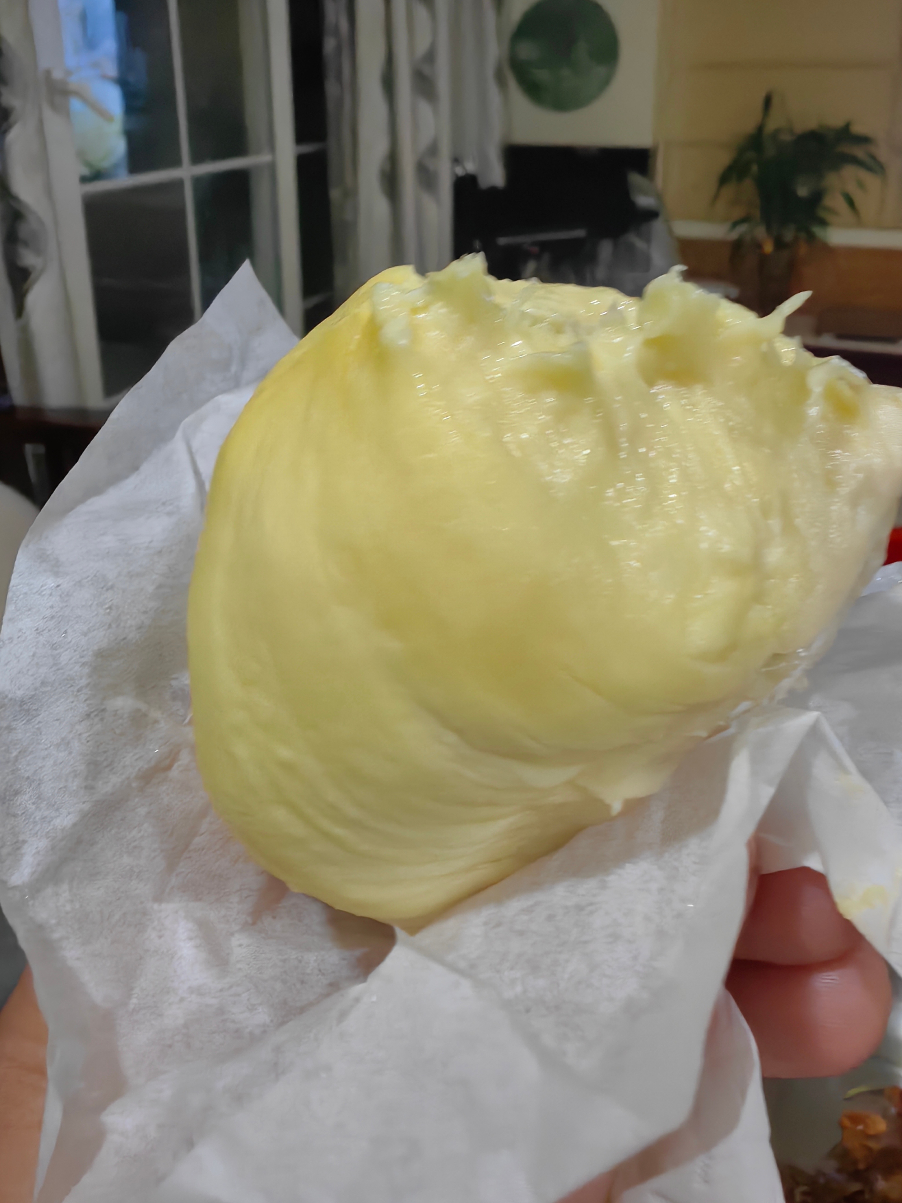 吃一块榴莲。 ​​​