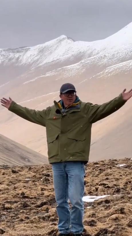 俞敏洪在南极给员工写信翻车，为什么大家都听不进去呢？

你在南极看企鹅，我在工位