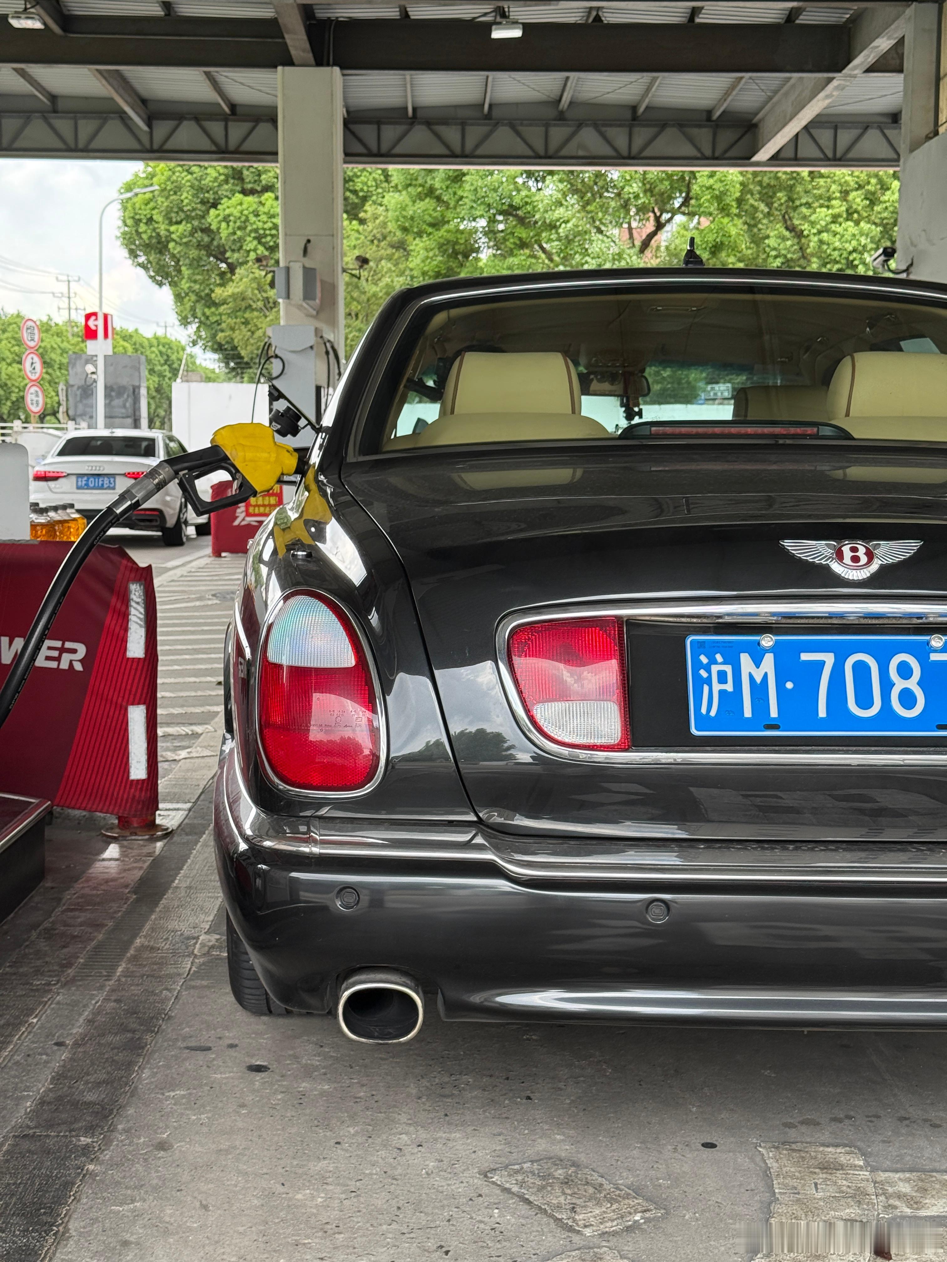 听说的二代飞驰加800块油只能跑200公里，我看看这辆07年的雅致加200块的油