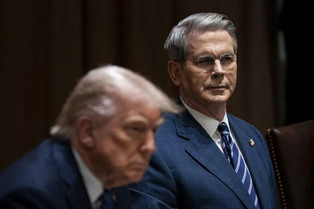 服了美国，真服！面对油价大涨、股价大跌，特朗普基本盘被严重动摇的严峻局面，美国财