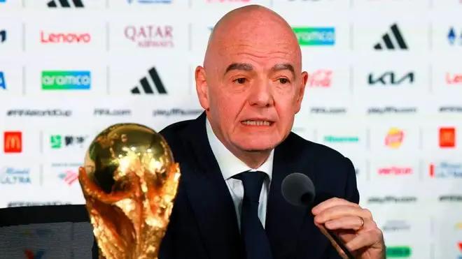 FIFA官推被全球骂翻：世界杯沦为了“保送杯”！埃及一球被黑，阿根廷真有12个人