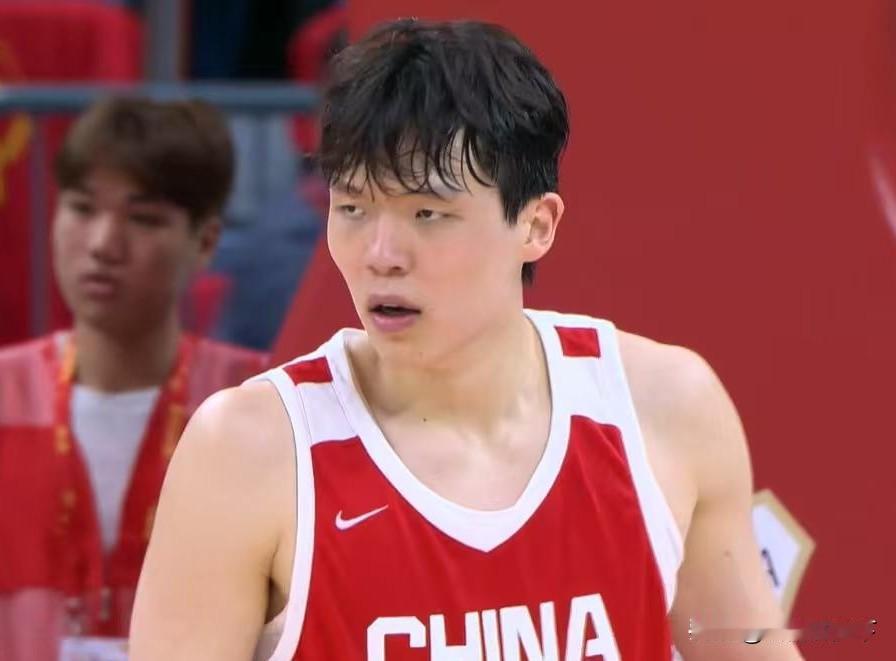 险胜！中国男篮65-60拿下荷兰，热身赛两连胜，高诗岩得分上双！
 
6月23日