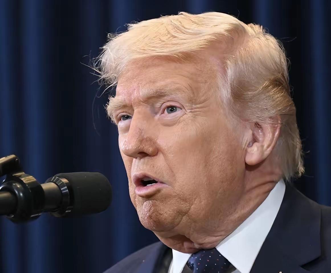 特朗普今天（3月10日）发文威胁，声称如果伊朗敢动霍尔木兹海峡，美国的反击力度会