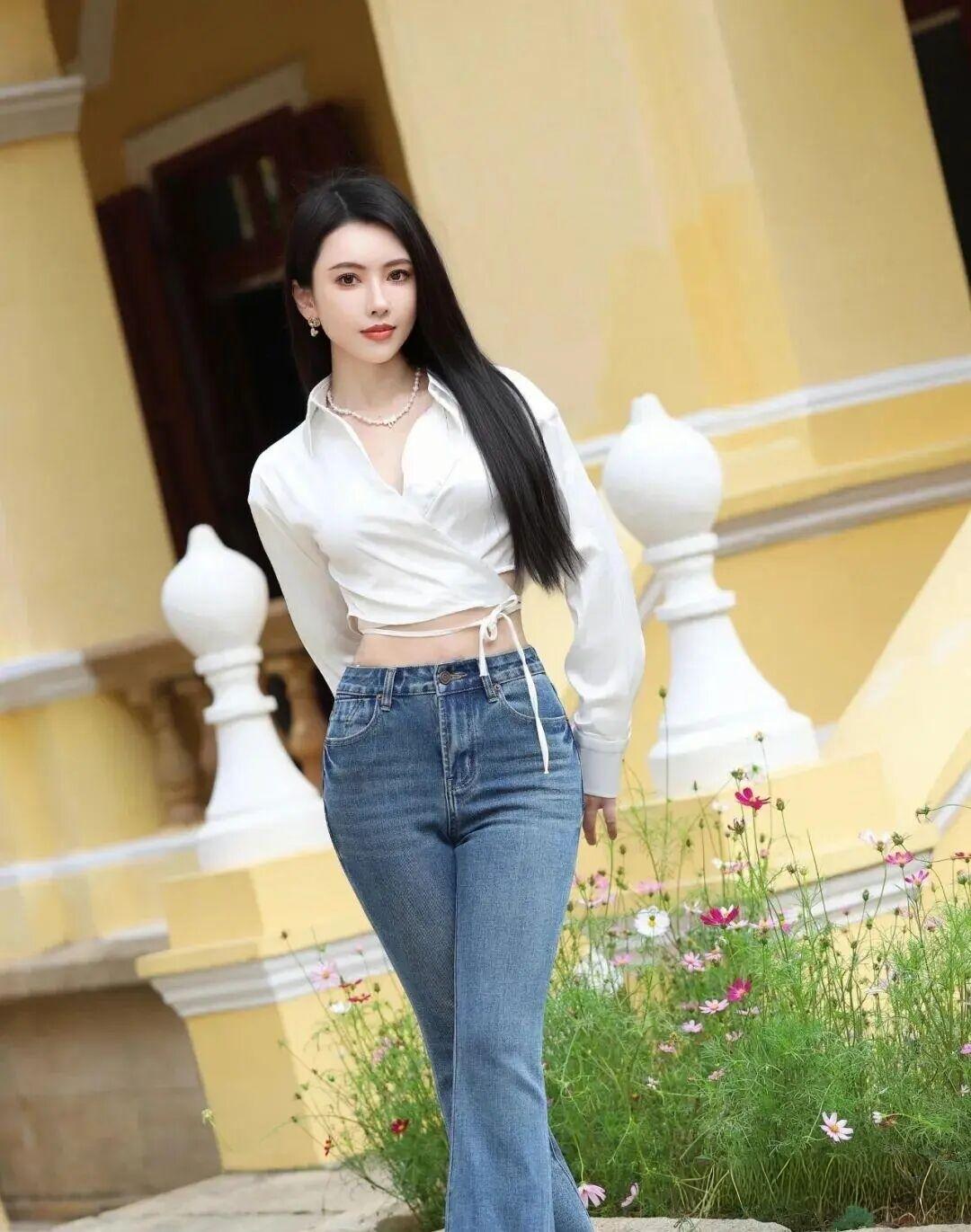 人品才华美貌，对于女人哪个更重要对于女人来说，才华和美貌重要，但是人品最重要。