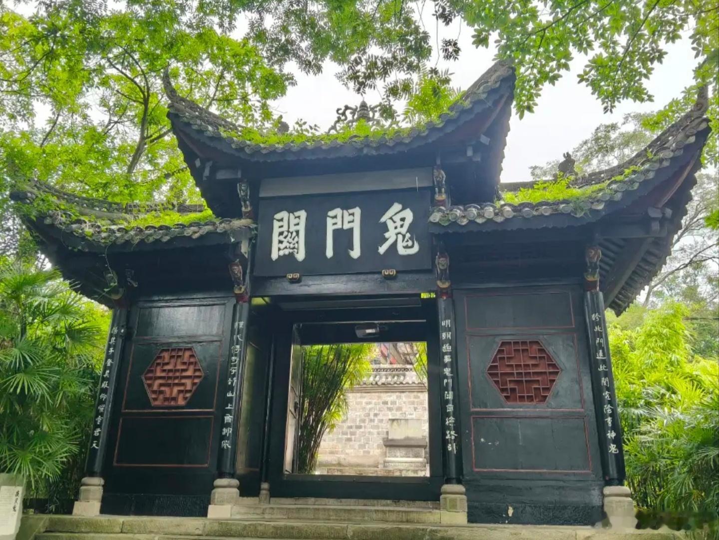 遗憾我前半生没有完全搞明白并践行像有人总结的高敏感的一生的主线任务：内心的平静，