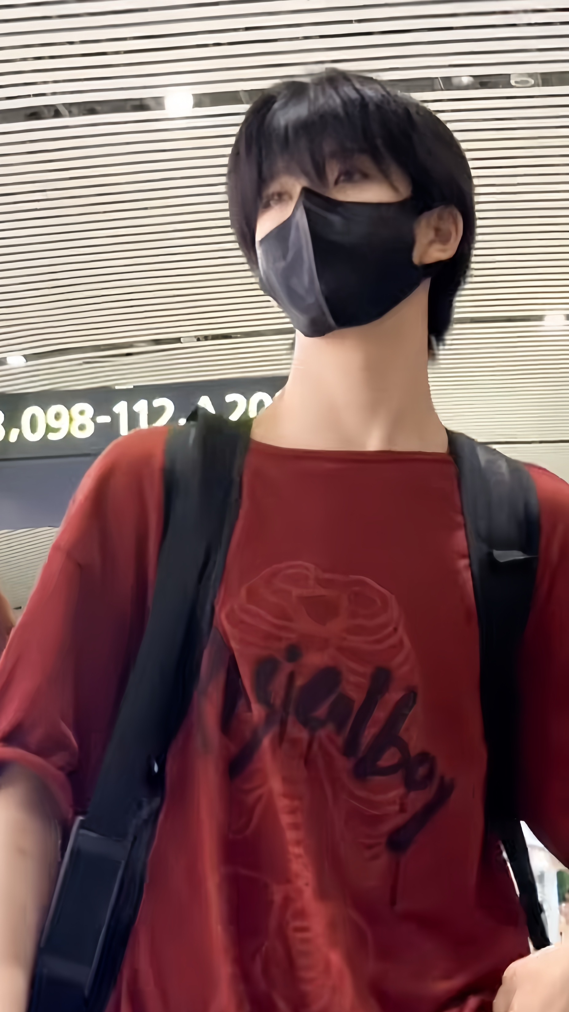 有没有新粉没看过这个的真的超漂亮…妆也是自己化的 回顾一下