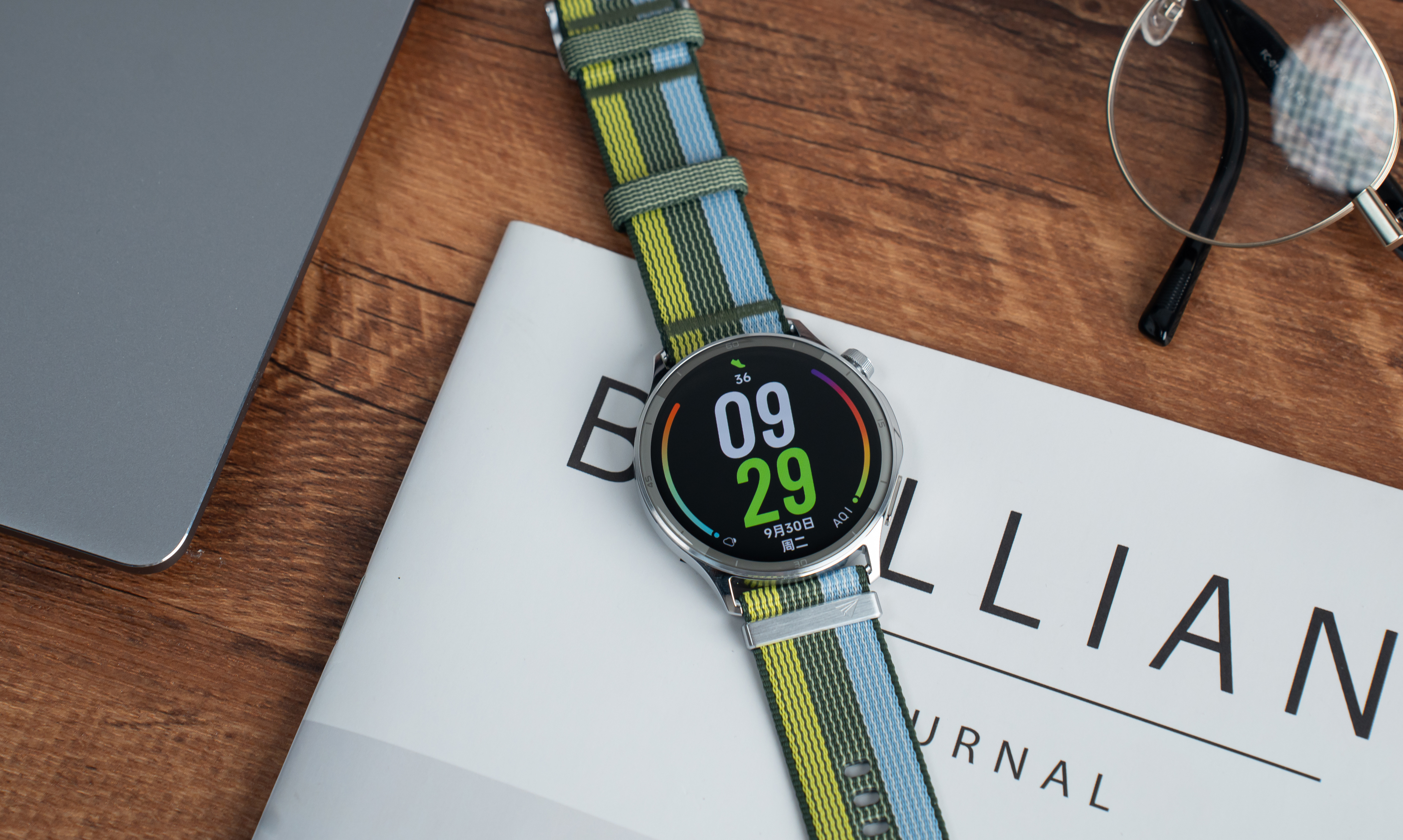 OPPO Watch S肉眼可见的薄，佩戴“无感”的轻！功能全面的轻薄表皇来了[