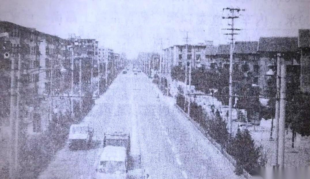 你知道吗，有时候一个地方消失了，留在你脑子里的，不是名字，不是地图，就是一股子味