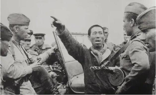 1945年，日本宣布投降后，在齐齐哈尔有几名落单的日本兵，见大势已去，担心被俘，