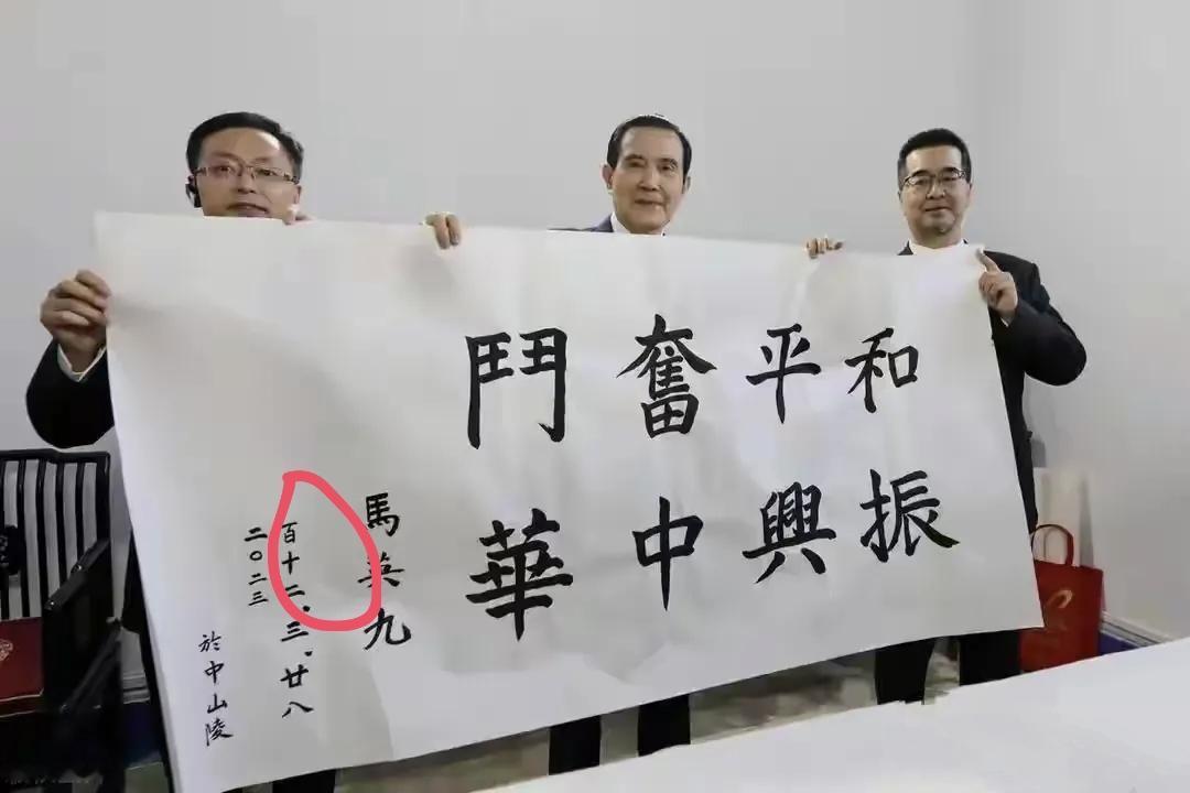 狐狸的尾巴是藏不住的。
     他也真是烂泥扶不上墙。