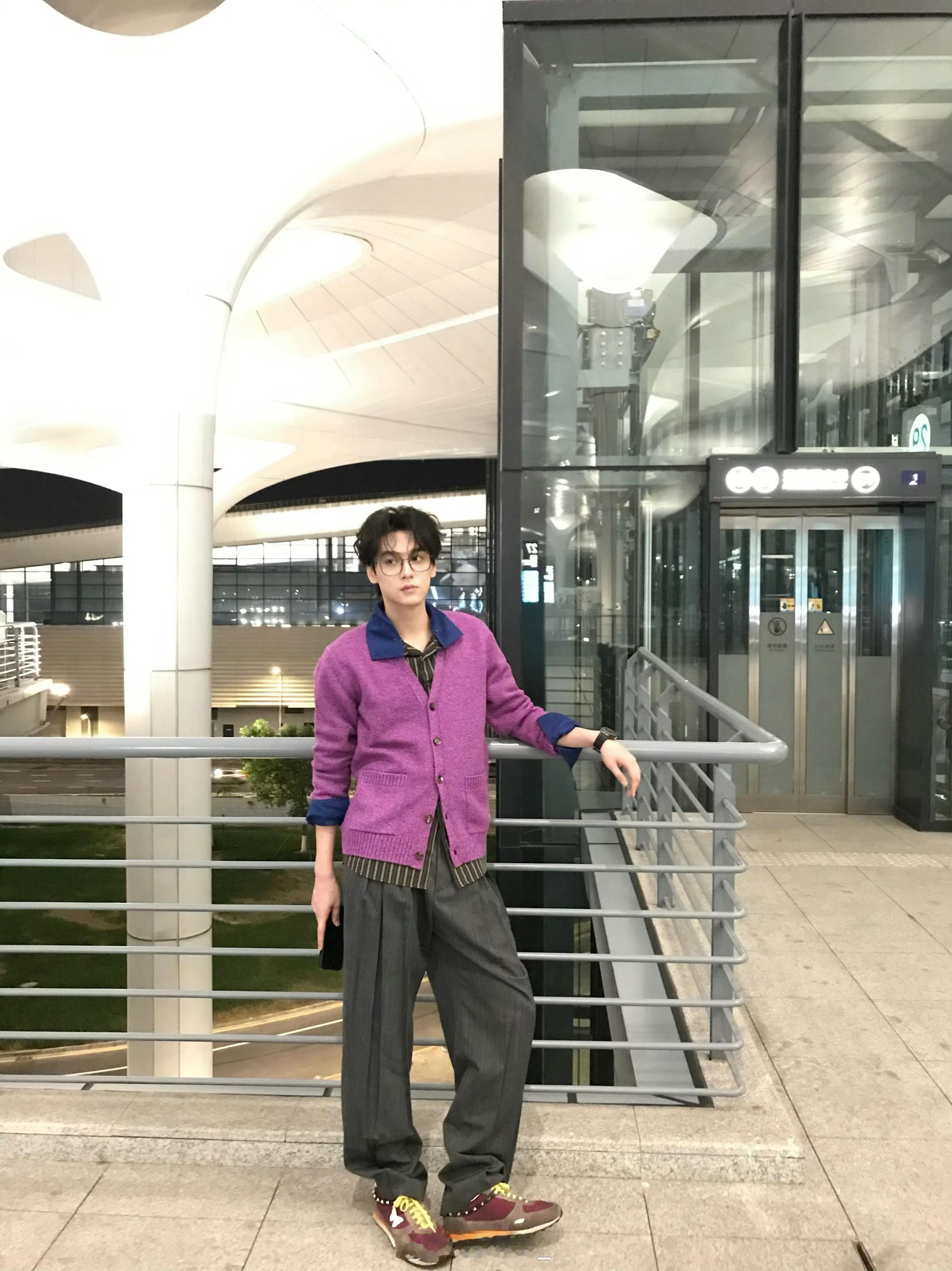 田栩宁好懂事的领口这谁能扛得住[yeah]田栩宁领口田栩宁好懂事的领口 ​​​