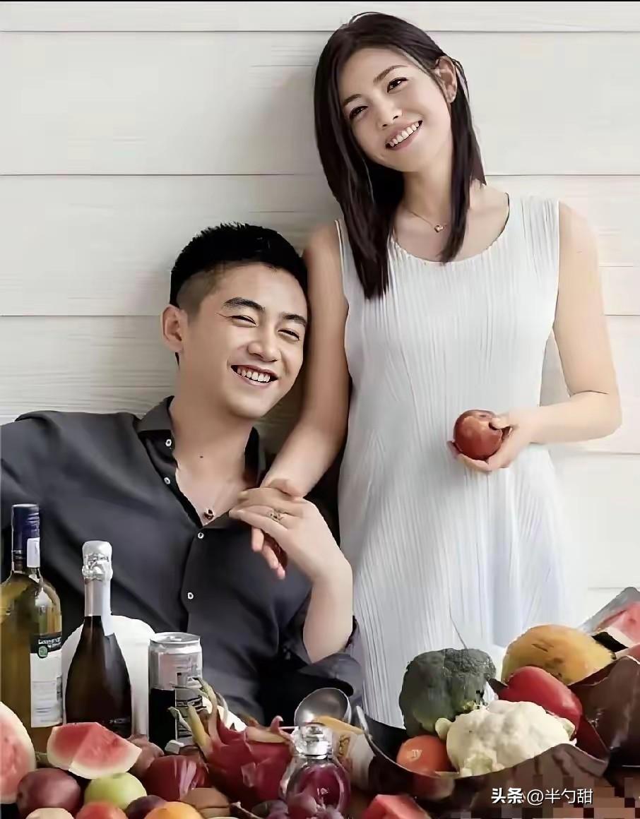 曾有人问陈妍希
​为什么陈晓的眼里没有光了？
​陈妍希说了句很有深意的话，那就是