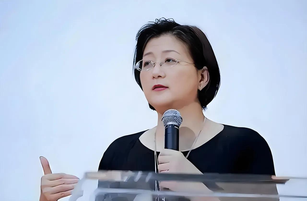 前立委雷倩重磅喊话郑丽文再掀波澜：郑丽文绝对不会退，也不能退！如果搞不定恐美派，