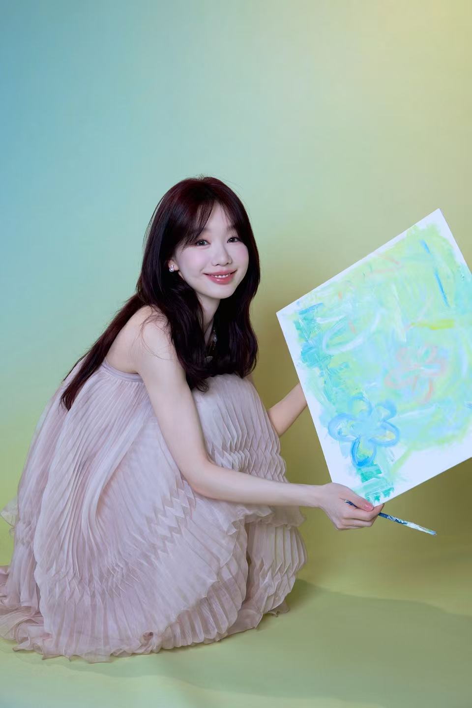 徐梦洁浪姐五公上班路透 看到路透格外心疼，忍着伤痛认真完成表演，还不忘安抚大家，