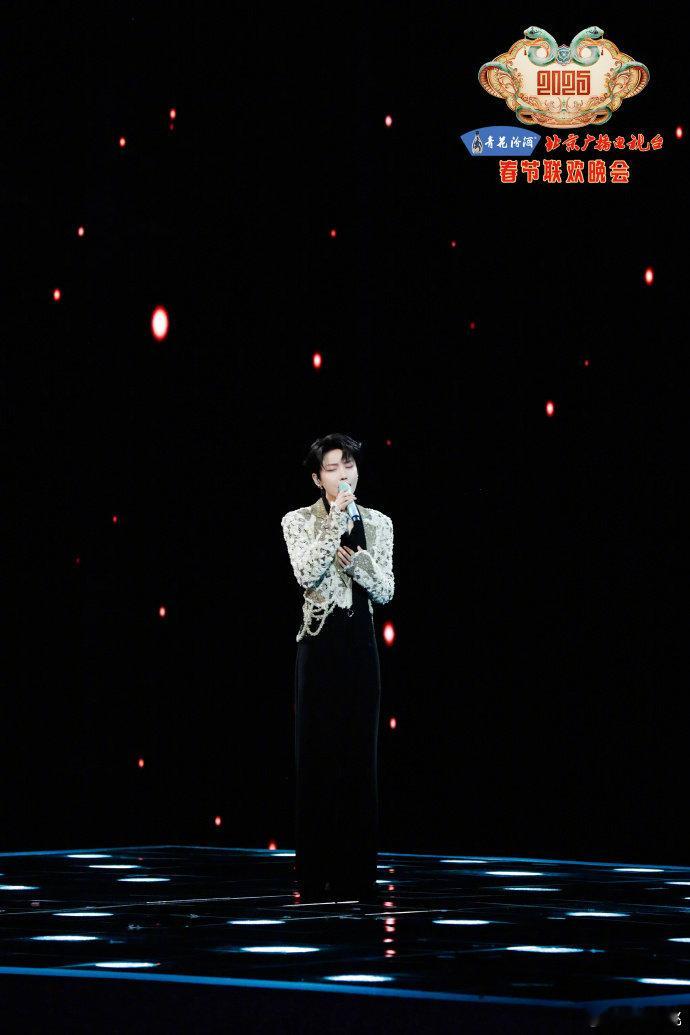 刘雨昕北京台春晚唱答案  此时此刻期待今晚听刘雨昕演唱电影主题曲《答案》的心情已