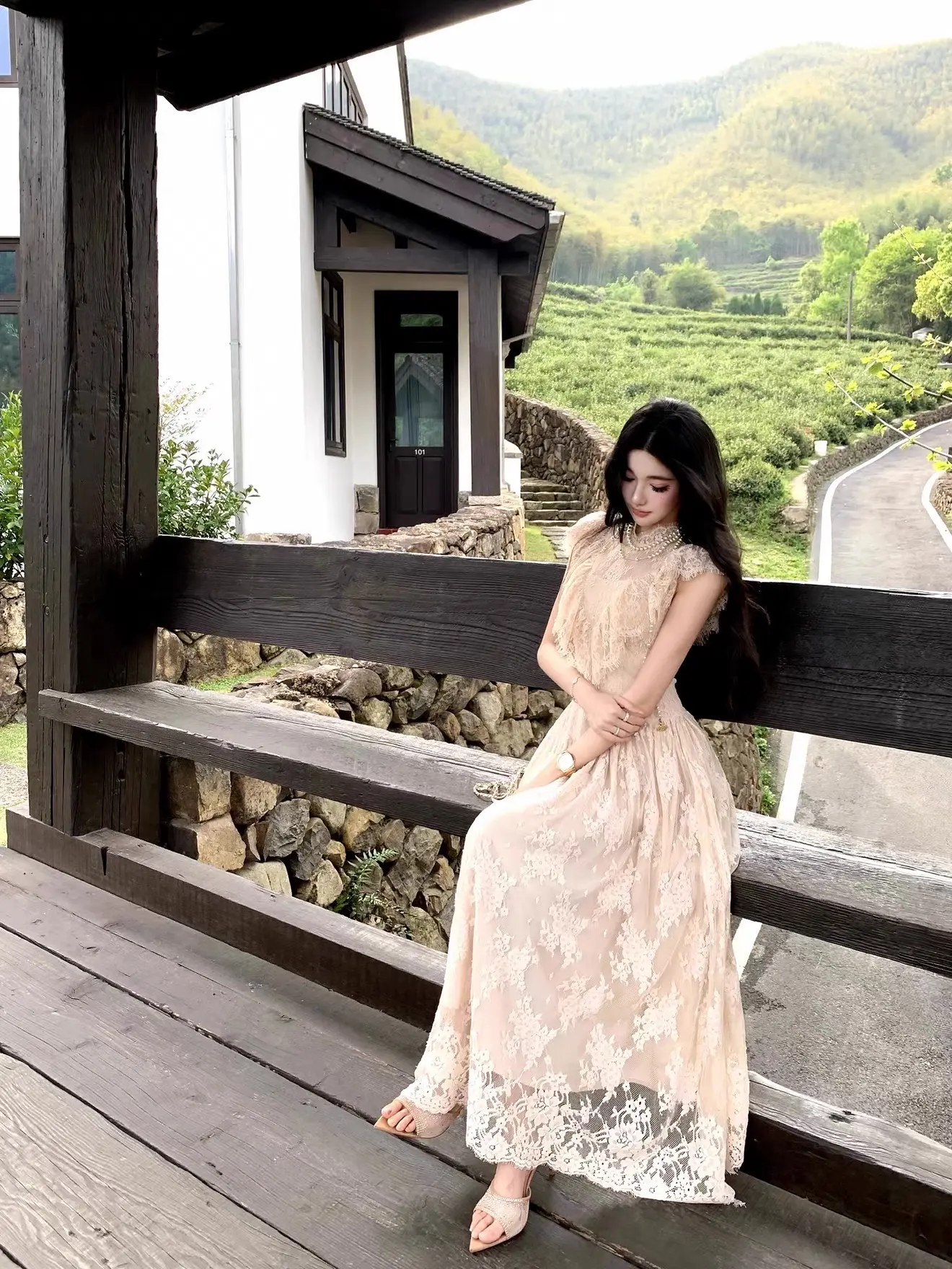 那天我经过一片花园。