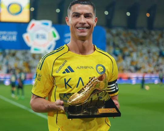 恭喜C罗再次荣膺沙特联赛金靴奖