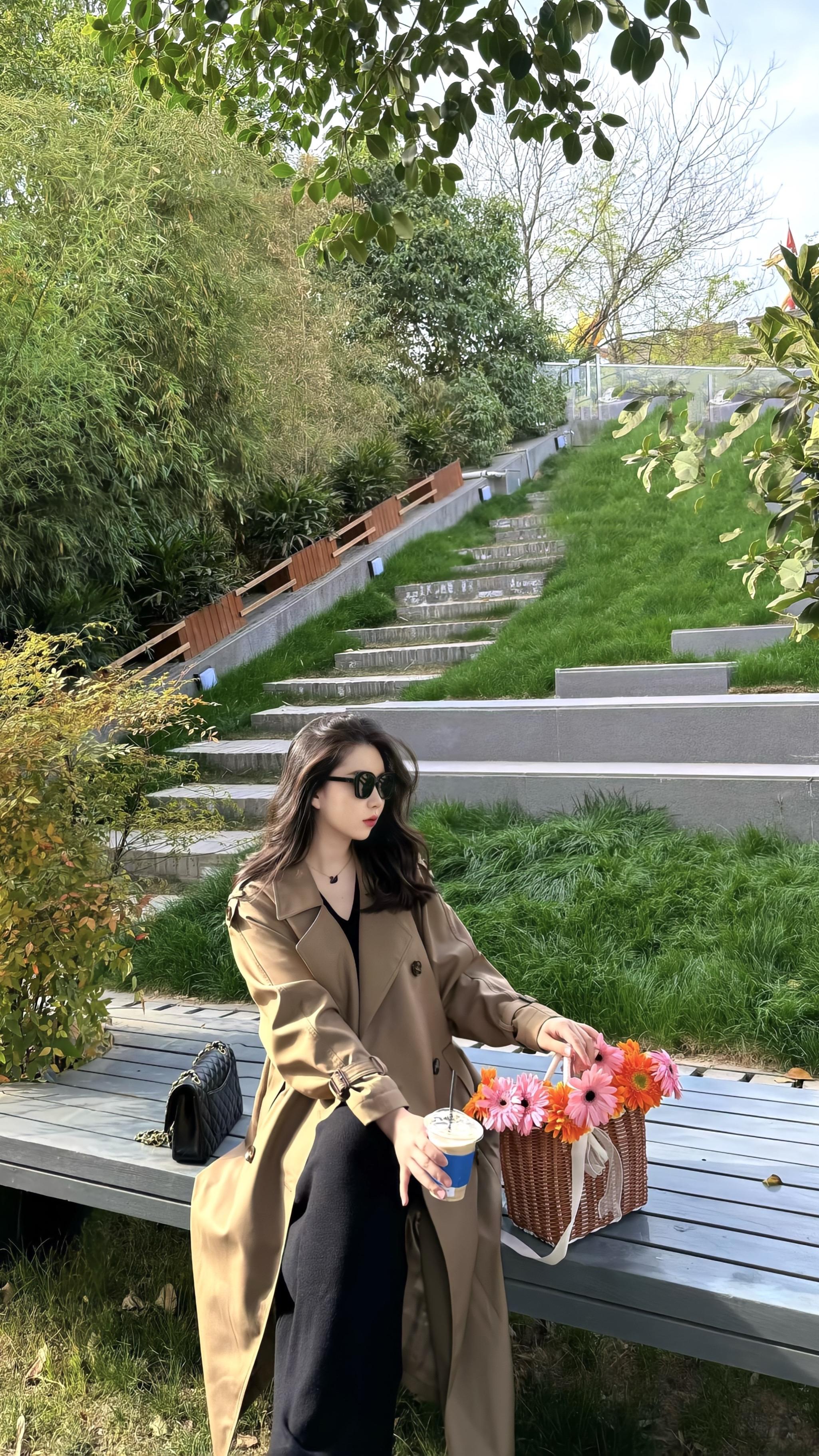 生命是一万次春和景明。