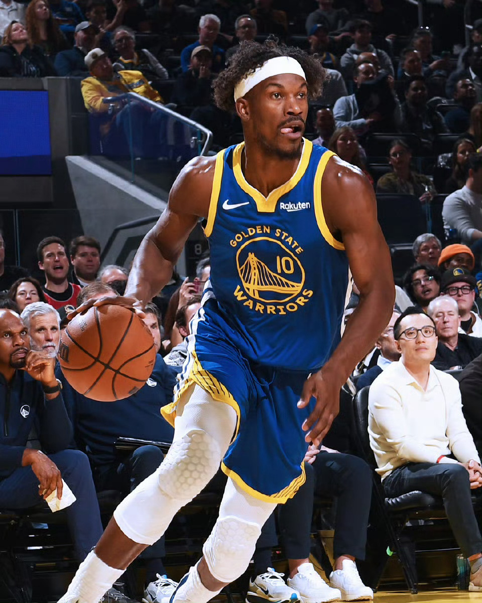 我是新球迷，我问一下这是勇士队的谁？太骚了，这头发！！！