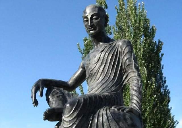 鸠摩罗什：遭人囚禁17年，2次被逼破色戒，圆寂后舌头化作舍利