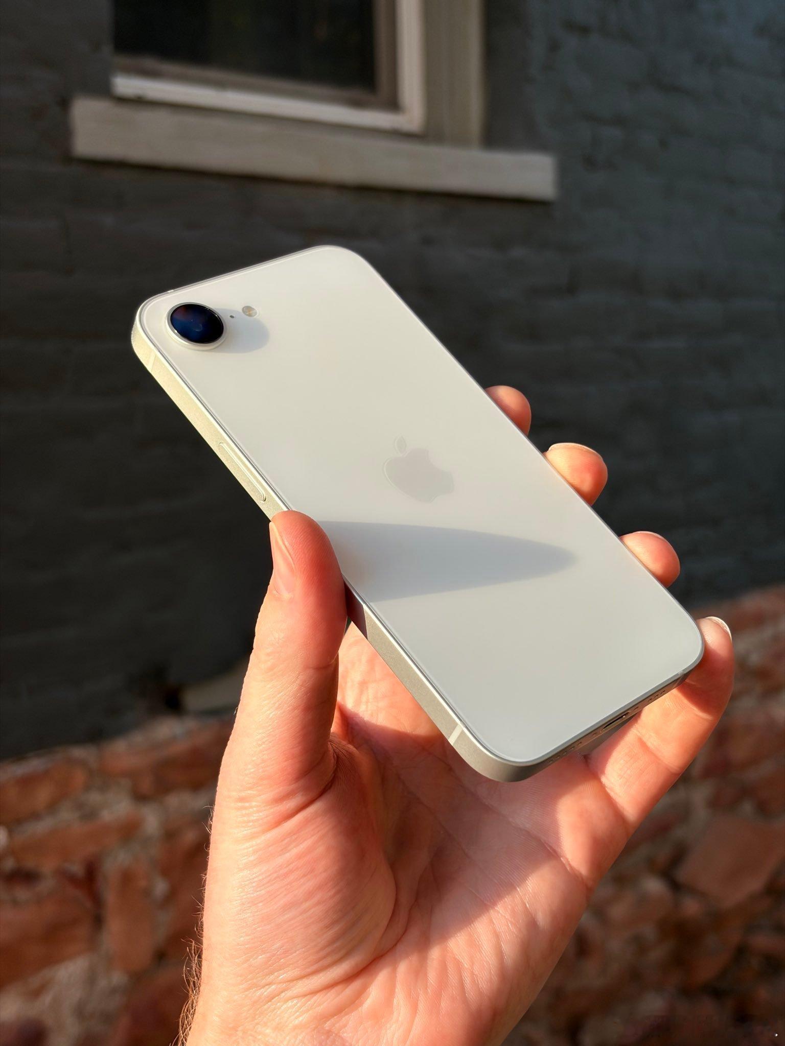 过不久你可以用腰斩价格可以买到的两台iPhone