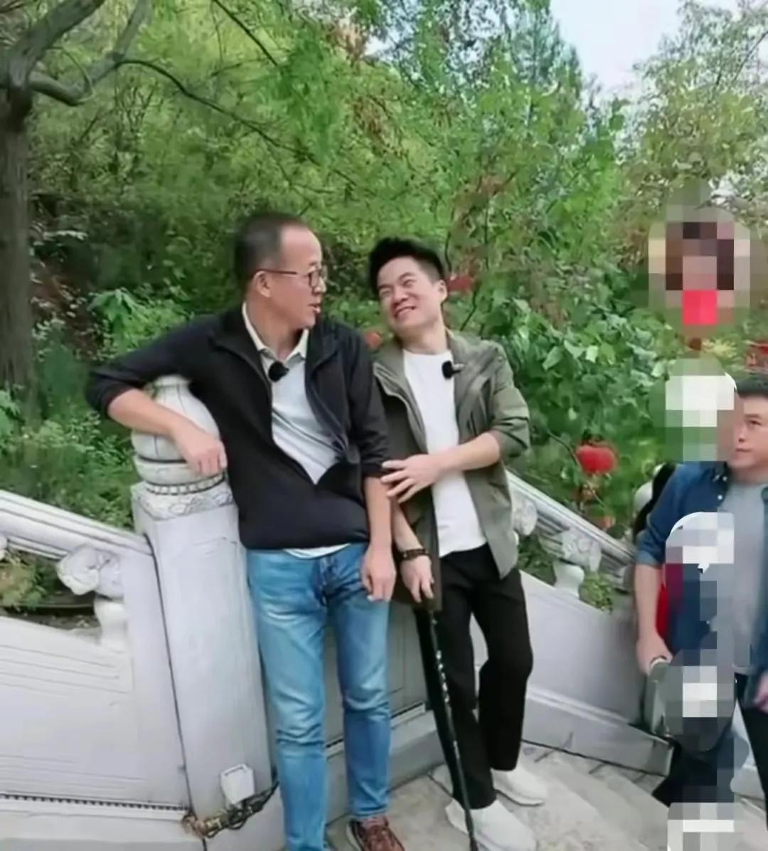 记者取笑俞敏洪：