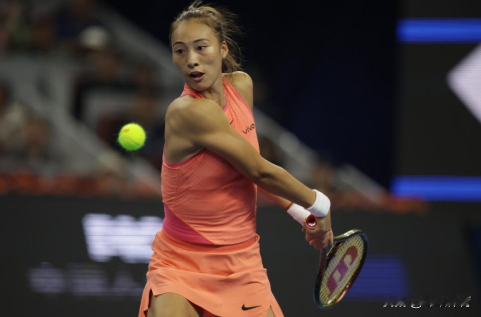 10月9日，武汉网球公开赛第二轮战况激烈，六号种子纳瓦罗遗憾败给弗莱彻，无缘赛事