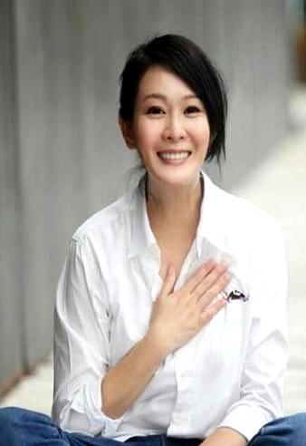 文艺女神的择偶底线，有时只是几根体毛。
 
留洋多年的刘若英坐在访谈席上，被问及