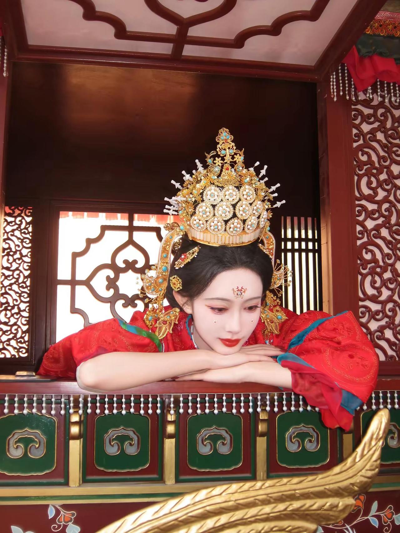 看得出她是公主◕ᴗ< .ᐟ 暮晚摇 尚公主 ៷>ᴗ<៷ಣ 摇摇好漂亮哦 巧克力也