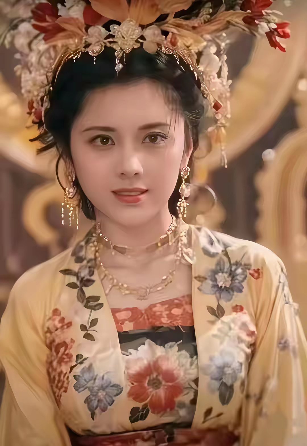 迪丽热巴公认的美，刘亦菲也是公认的神仙姐姐，五官精致无瑕疵无死角，美若天仙沉鱼落