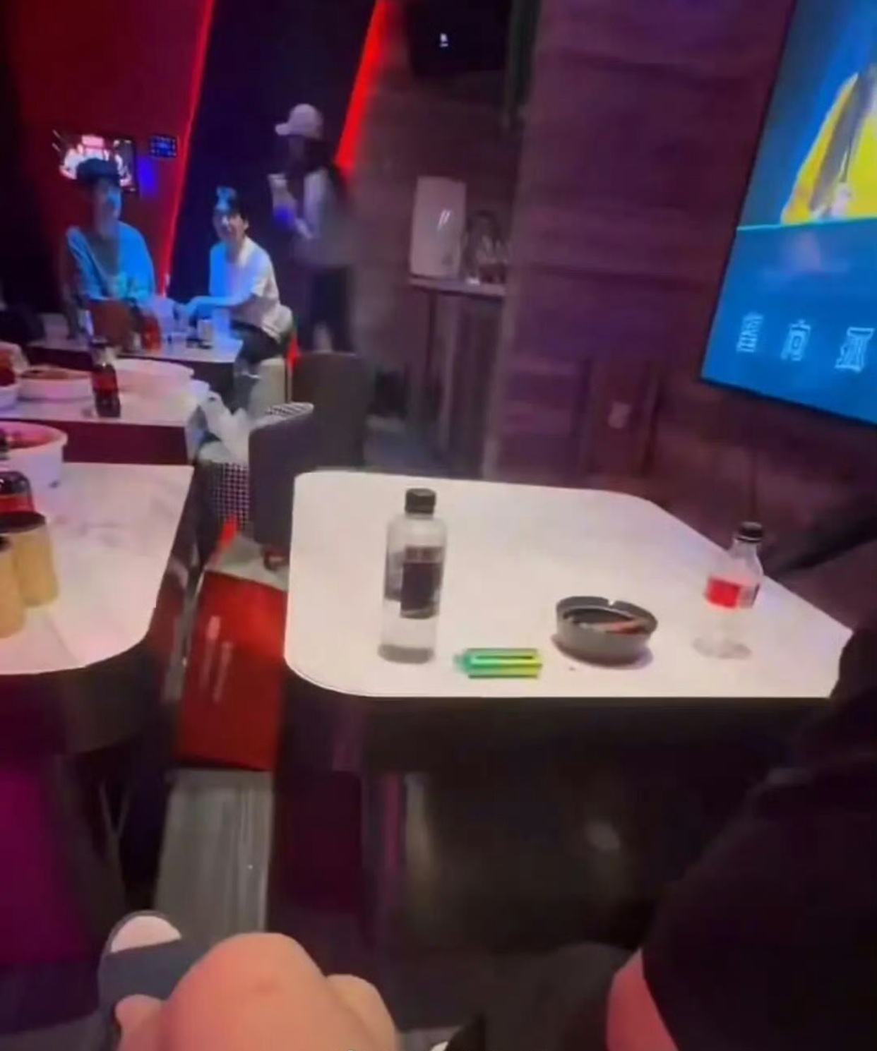 拍摄郭麒麟私人聚会视频已违法网传郭麒麟、刘昊然、严浩翔等人现身商K的视频传得满天