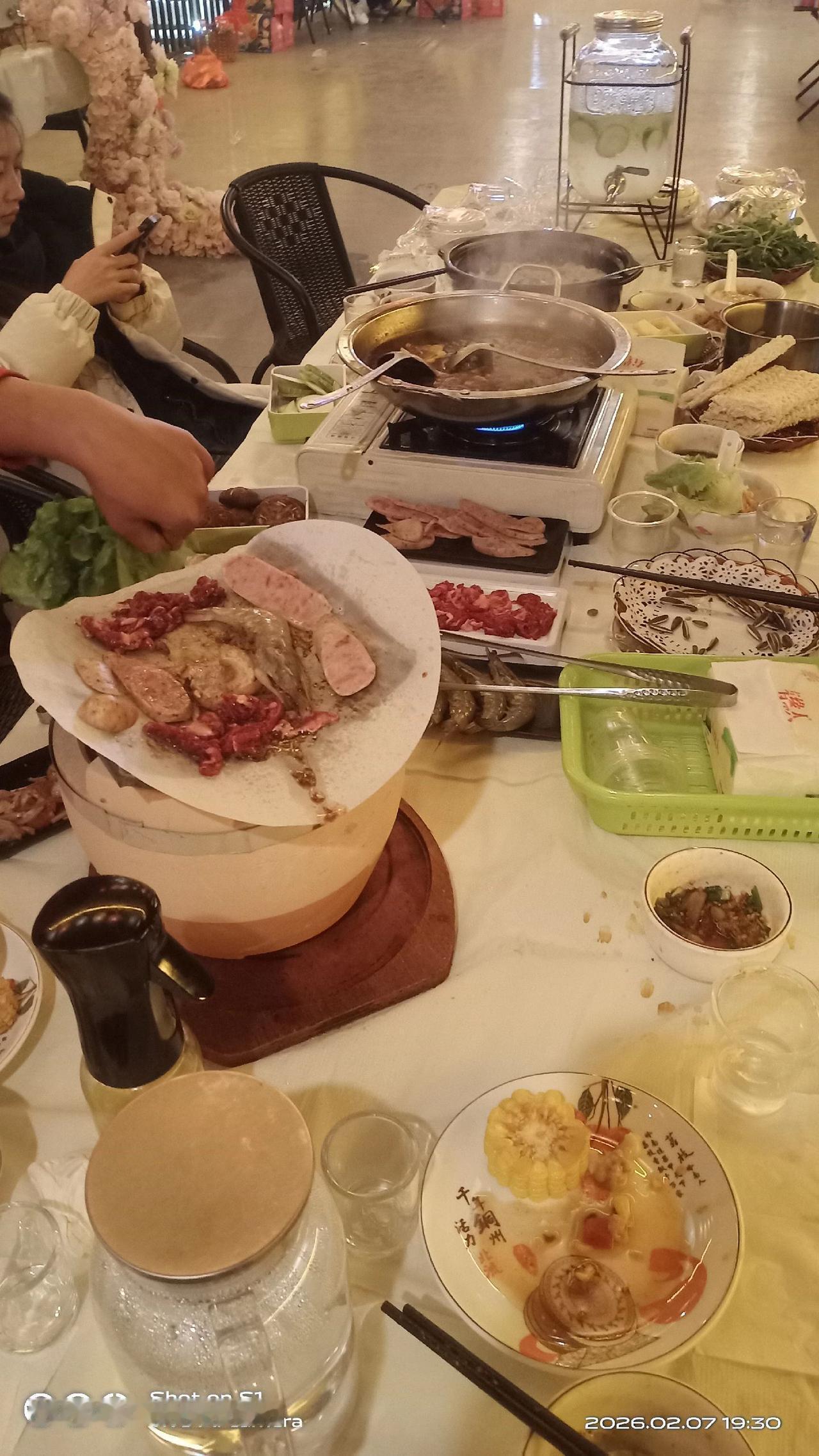 我事业有成，威风凛凛，数千号人都得听从我的指挥！我在全球五百强的天河集团担任门卫