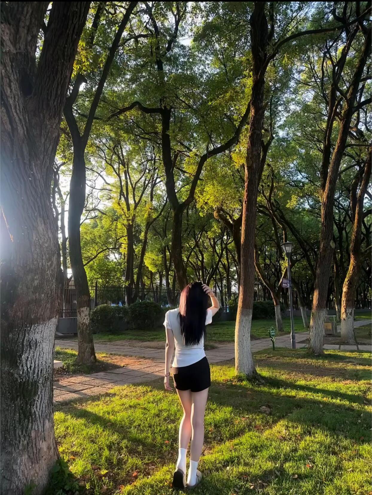 所有长久的关系，
本质上都是，
两个有良心的人，

在互相报恩。

你对我好，
