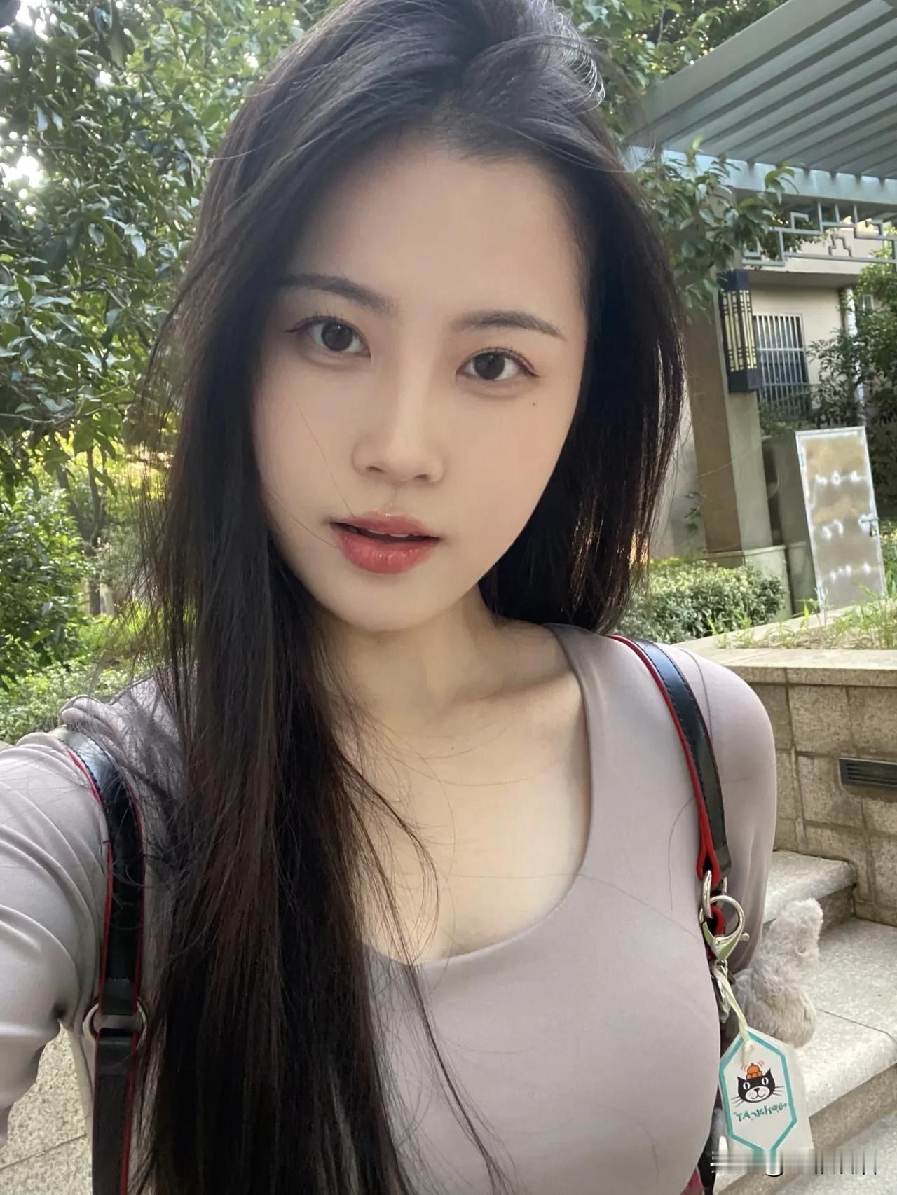 哎，跟您掏心窝子说说，这大热天的放暑假了，咱当老师的，可得长个心眼儿——千万千万
