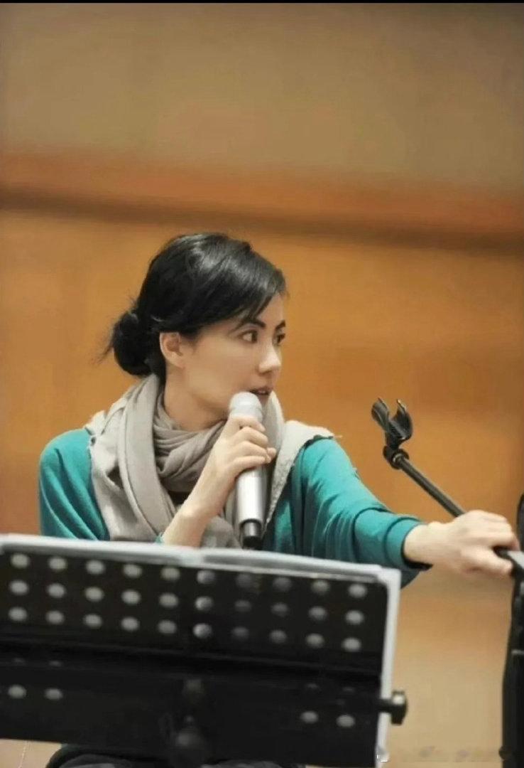 王菲窦靖童入围浪潮音乐大赏 这配置，说是最强母女档没人反对吧？期待颁奖礼 王菲窦