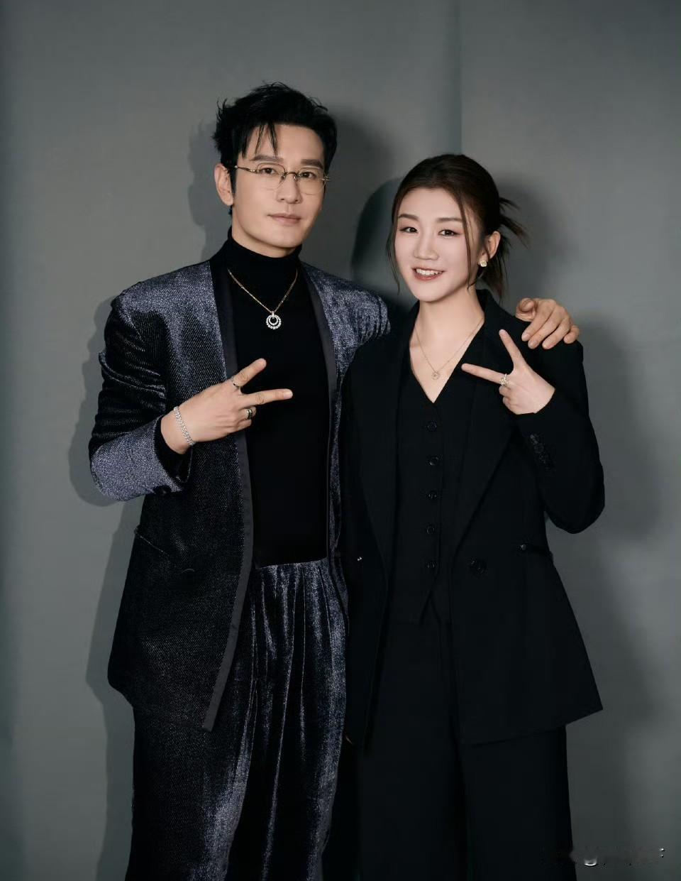 一个是娱乐圈大咖，一个是蝉联两届奥运会的女子乒乓球单打冠军，陈梦和她表哥黄晓明都