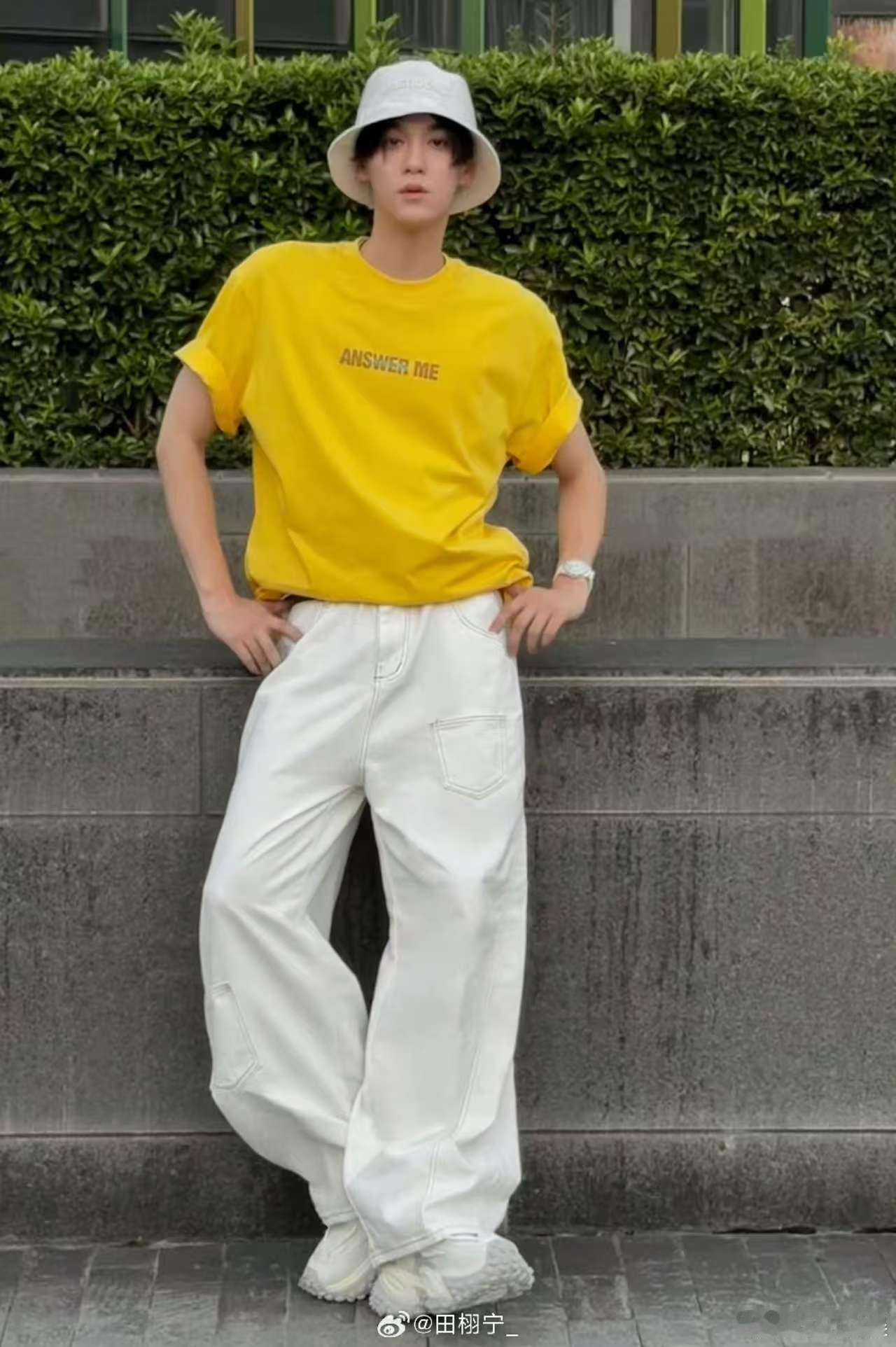 田栩宁拍的小狗田栩宁柠檬黄t田栩宁柠檬黄t，拍的小狗好可爱， ​​​