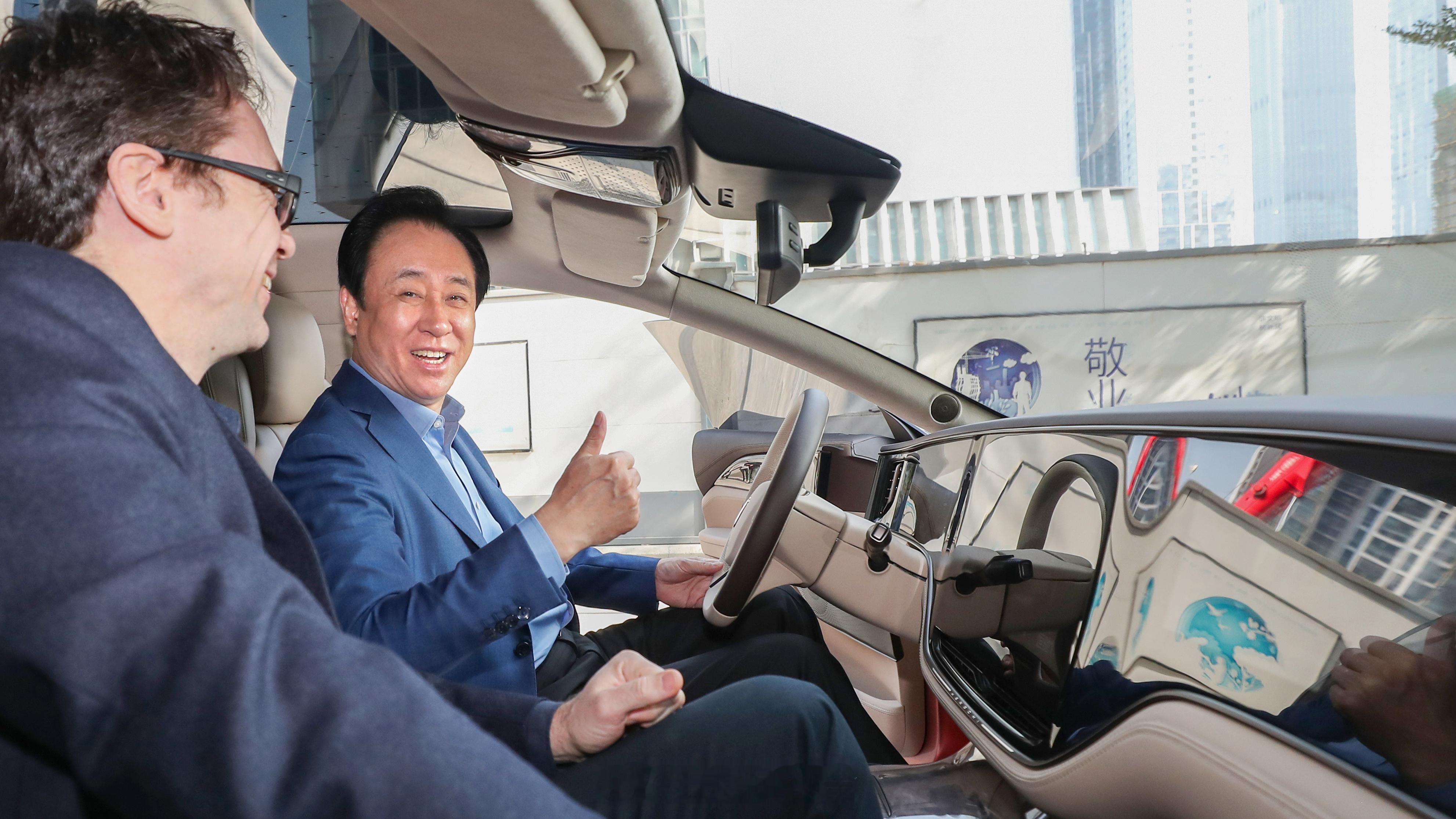 许家印一审当庭认罪悔罪  当庭认罪，尘埃落定；恒驰汽车，终究是场泡影 