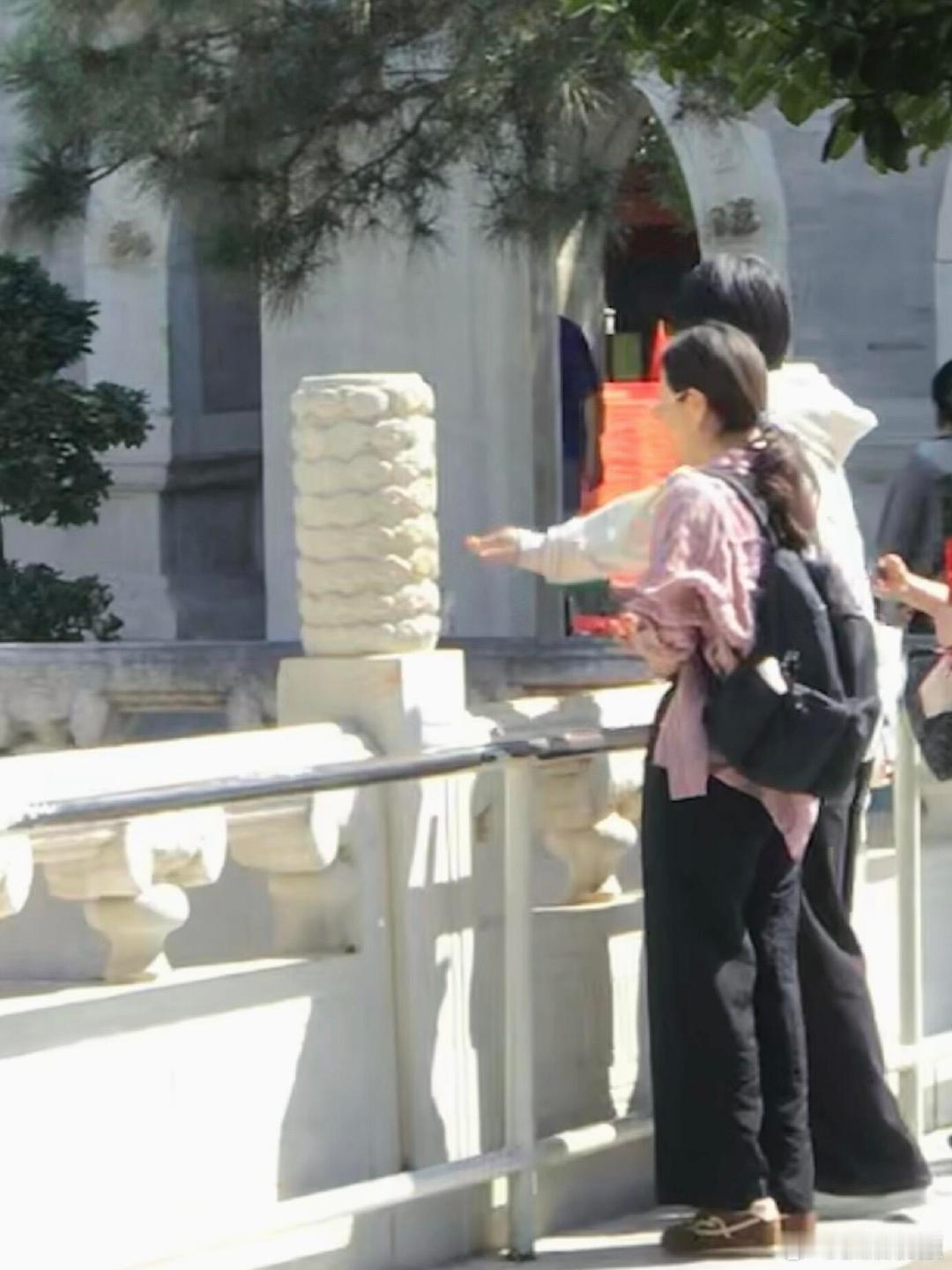 苏新皓粉丝好理智的爱，偶遇了是真的忍住不晒啊！铲丝怎么忍住偶遇苏新皓不晒的苏新皓