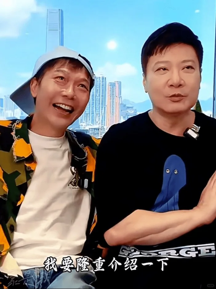 钱小豪直播瘦脱相！与小2岁弟弟钱嘉乐合体