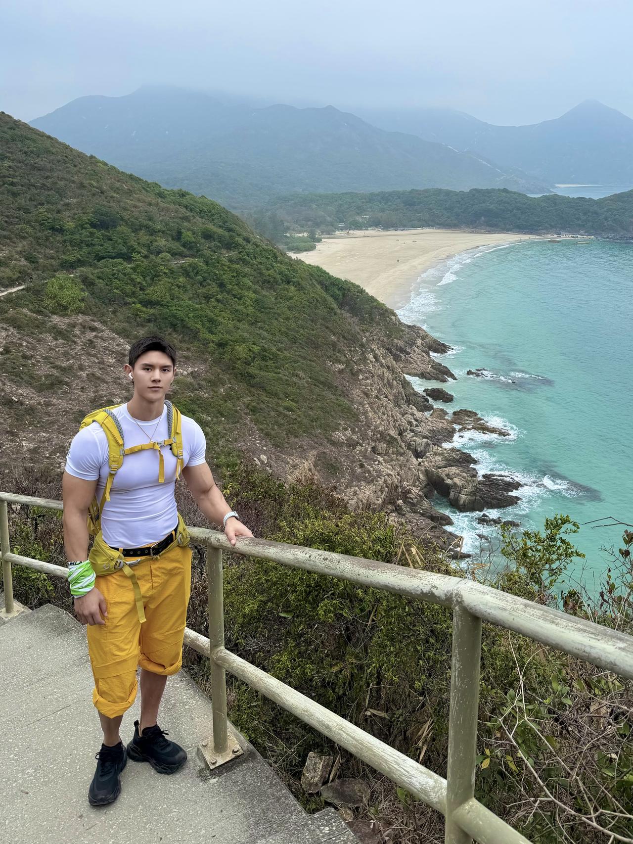 赴一场山海之约⛰️
奔赴心中的山海 总要去趟山海吧 陈海诺 中国香港🇭🇰麦理