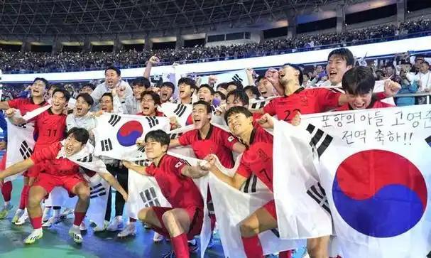 韩国男足亚运夺冠本该是荣耀，队员却直言就是为了逃兵役！一句大实话捅破窗户纸，直接