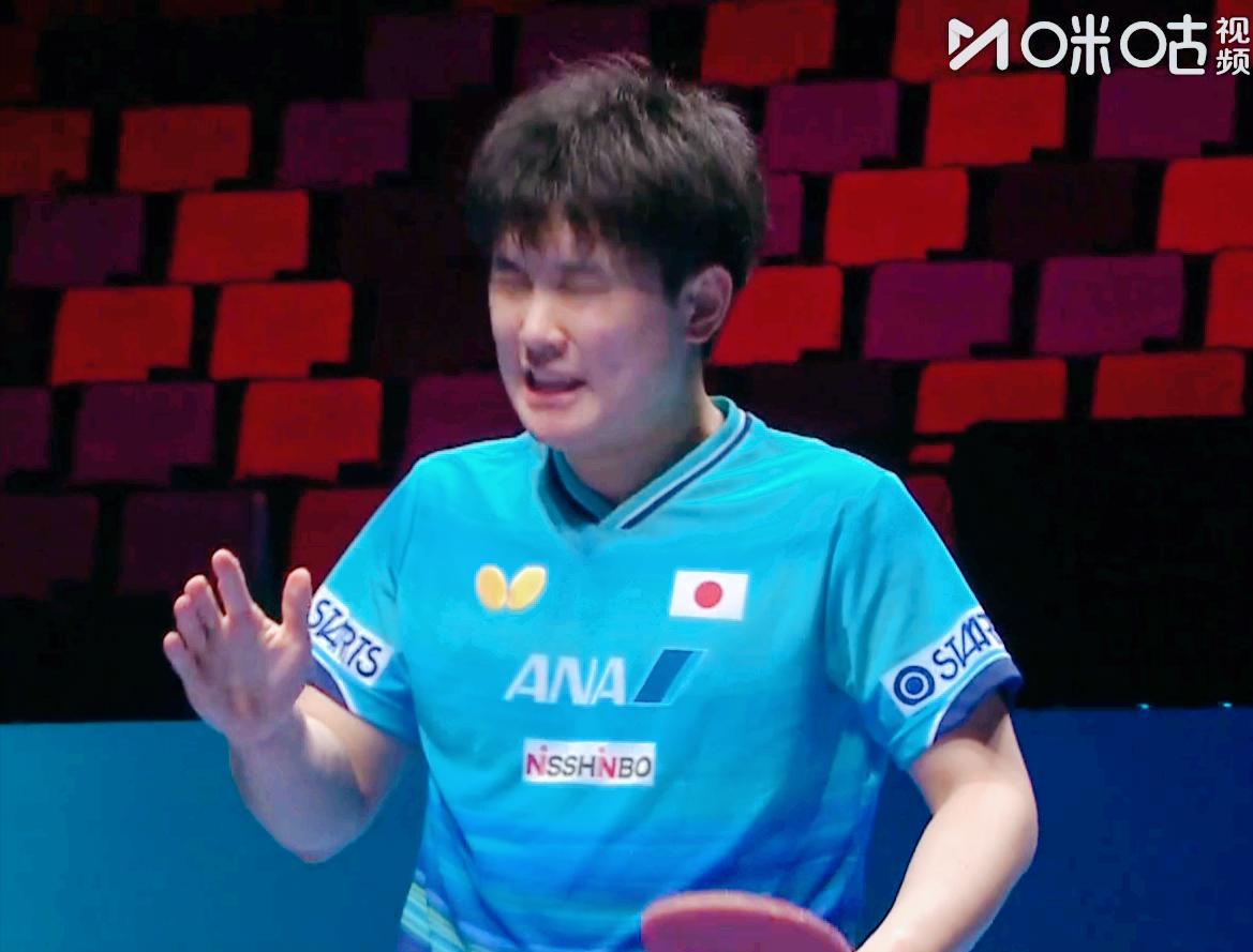 张本智和对无缝球也不习惯吗？
日本队不是经常打无缝球吗？

今天张本智和失误频频