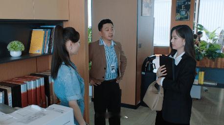 #李若彤全职妈妈40岁重返职场##女性的价值不该被年龄定义#职场如战场，李若彤重