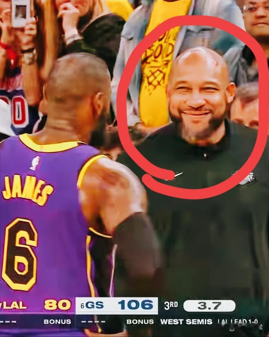 假赛无疑？看哈姆得瑟的小表情，这比赢了都开心呐！

湖人100-127惨败勇士，