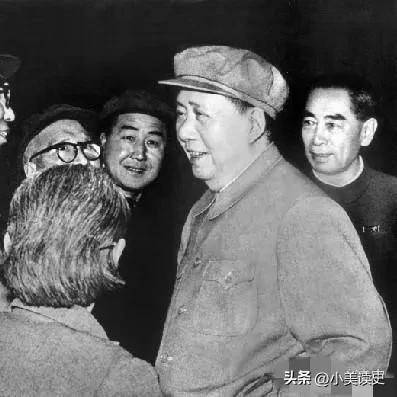 华国锋在1955年时任湘潭地委书记，当时，因为他写了《克服右倾思想，积极迎接农业