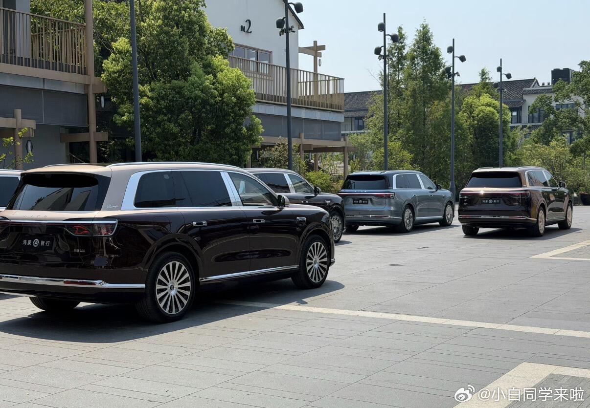 问界M9 Ultimate 也在准备了，这个月就会开启交付。但这台车还没开放体验