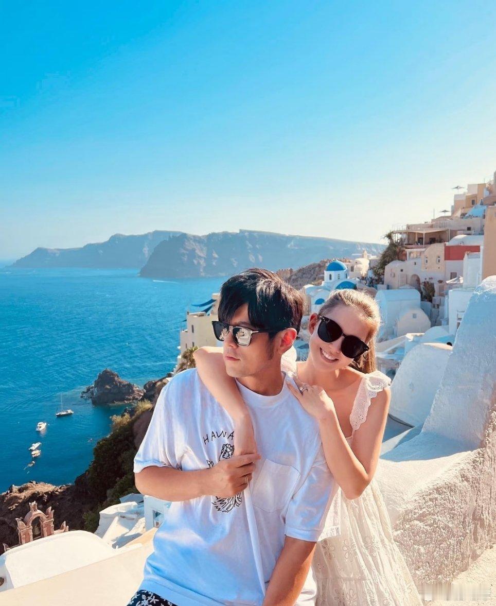 别看周杰伦跟昆凌现在这么幸福，其实要结婚之前，昆凌也会恐惧也会犹豫，有点迷茫有点