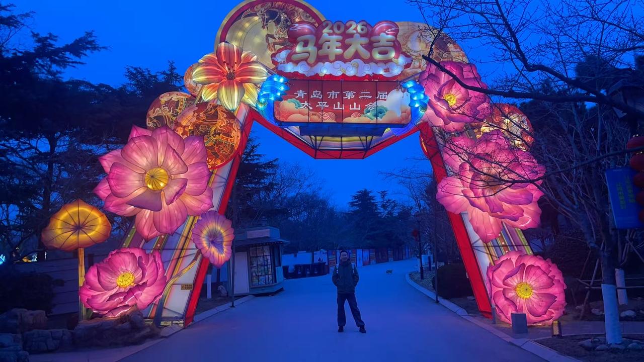 美总统说外星人真的有！
奥巴马和自媒体人布莱恩·泰勒·科恩共同发布了一段访谈视频